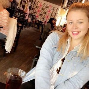 Meet your Posher, Elise